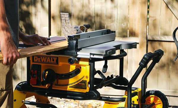 dewalt-dwe7491rs-10-inch-jobsite-table-saw