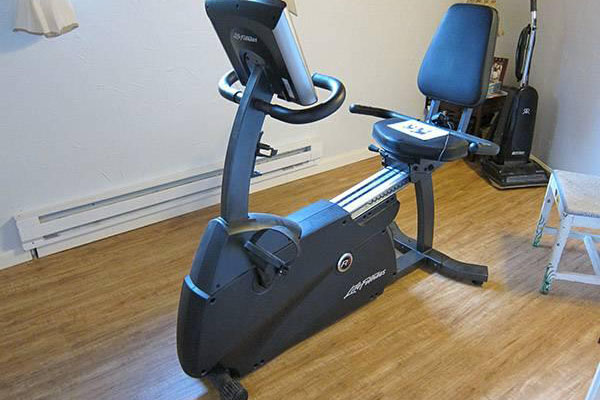 life-fitness-r1-recumbent-lifecycle-review