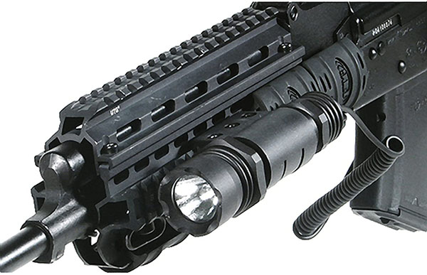 utg-defender-series-weapon-and-handheld-tactical-xenon-flashlight-3