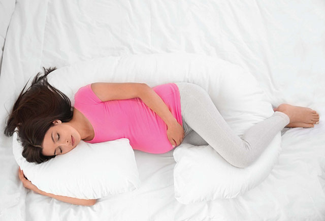 benefits-of-using-pregnancy-pillow-2