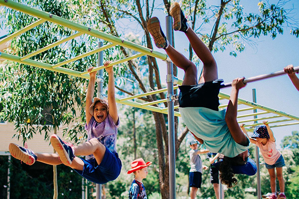 how-to-guide-a-kid-to-do-hang-exercises